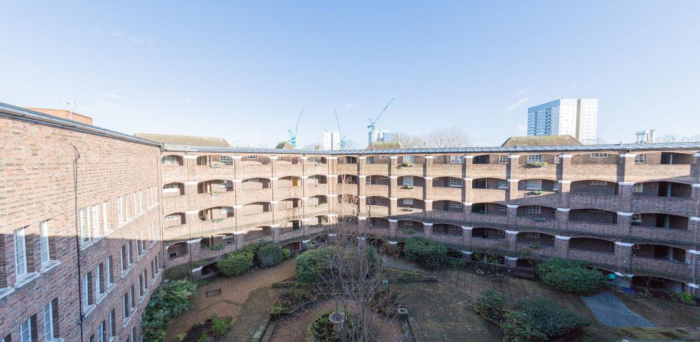 			HEATING and HOT WATER INCLUDED, 2 Bedroom, 1 bath, 1 reception Flat			 Mortimer Crescent , KILBURN PARK / MAIDA VALE